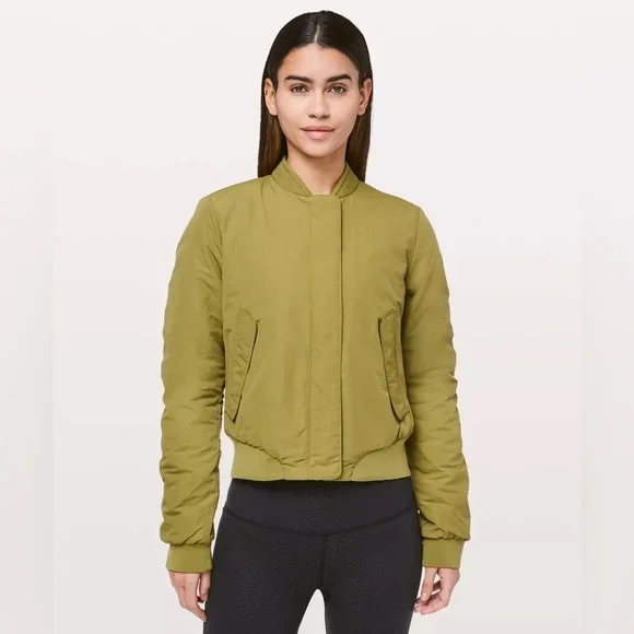 Lululemon Warm Two Way Reversible Bomber Jacket Size 8 Mossy Green Quilted - Picture 4 of 15
